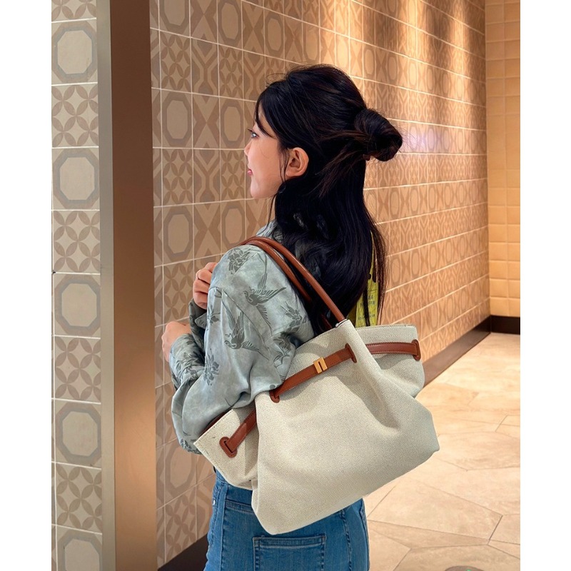 Hana Dumpling-Shaped Large Cap - Women Bags 2026 Trends 评论和价格